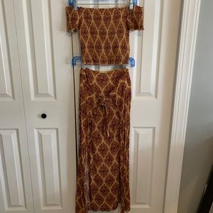 Two piece set! Skirt and crop top.